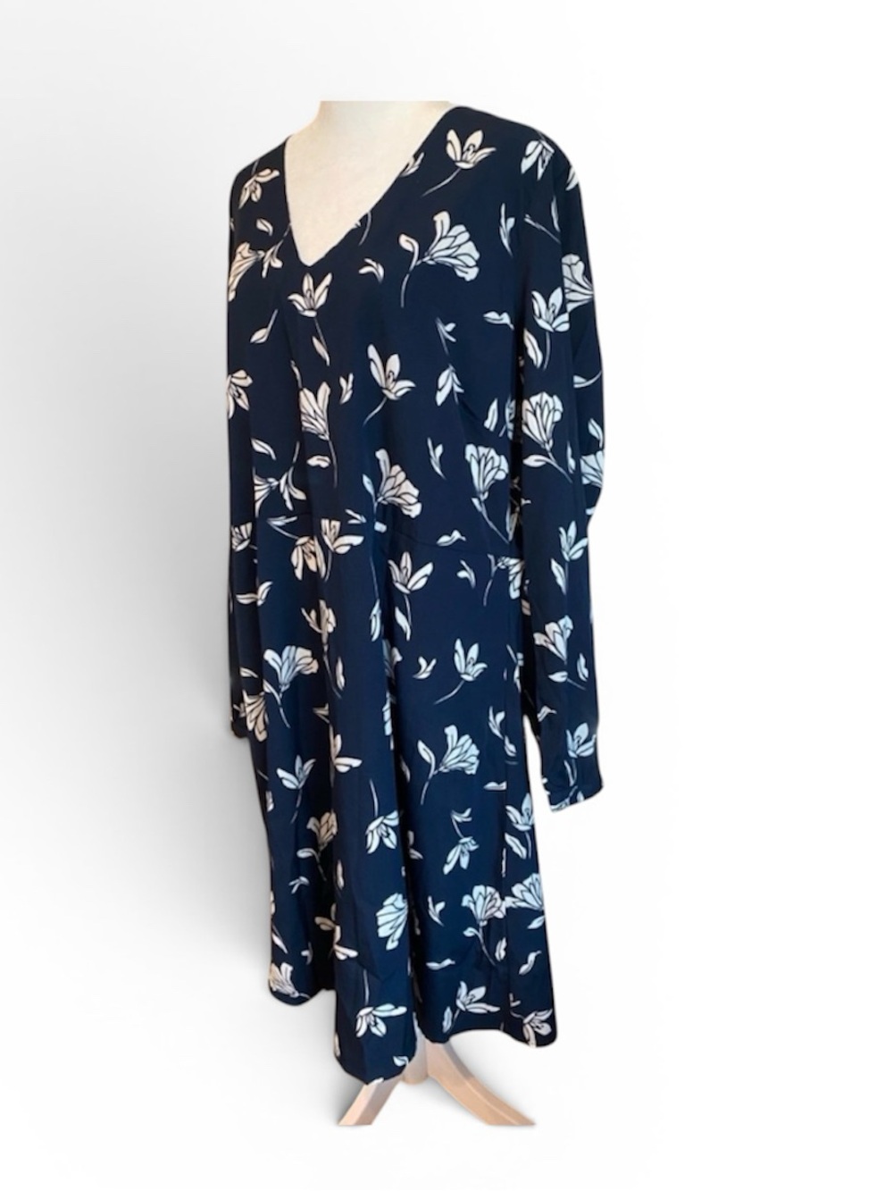 NWT JunaRose Navy blue floral grandmother wedding size 16 dress lightweight.